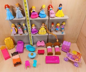 Large Lot of Polly Pocket Dolls & Furniture