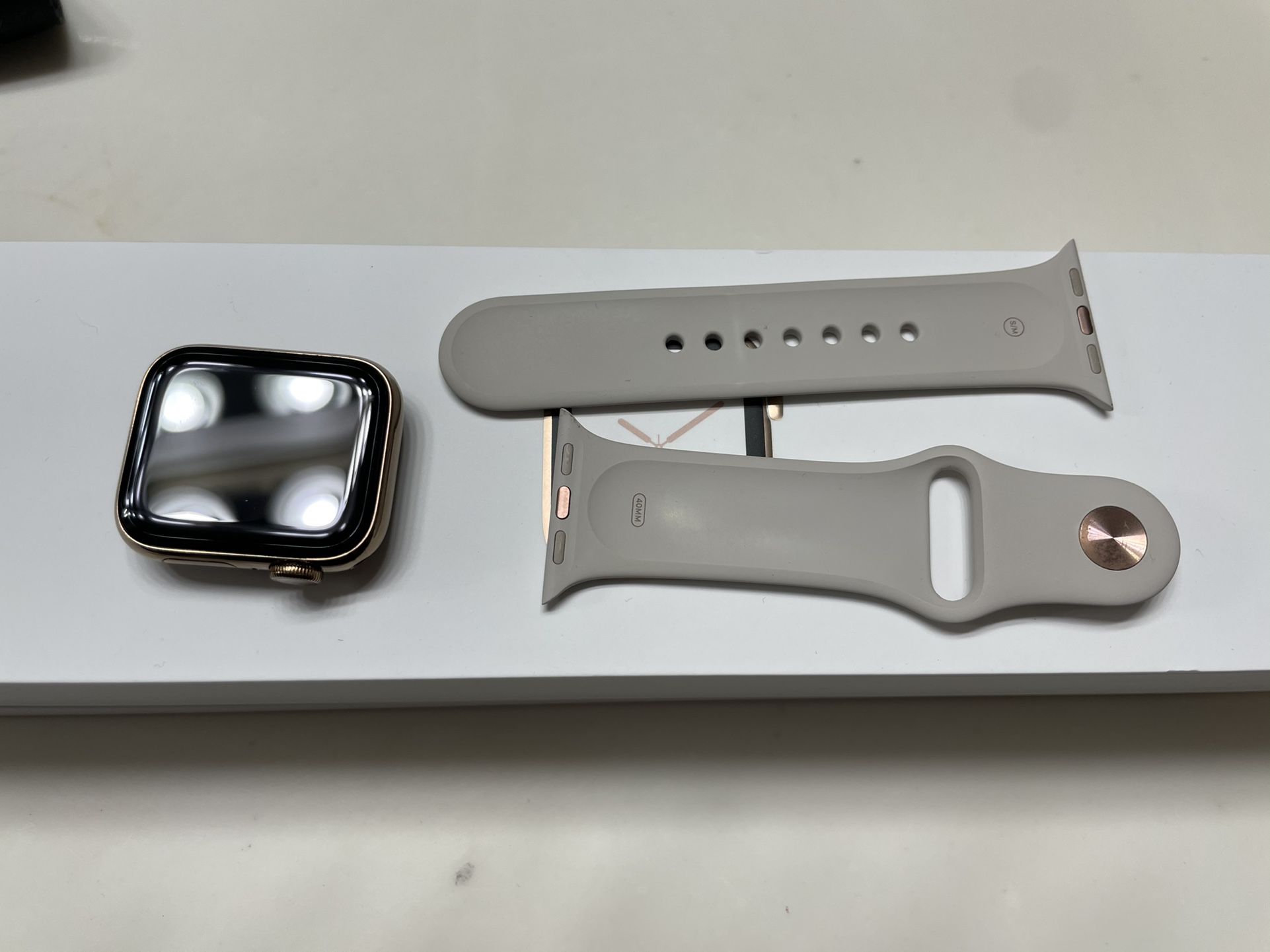 Apple Watch Series (GPS Cellular) 40mm Stainless Steel Case