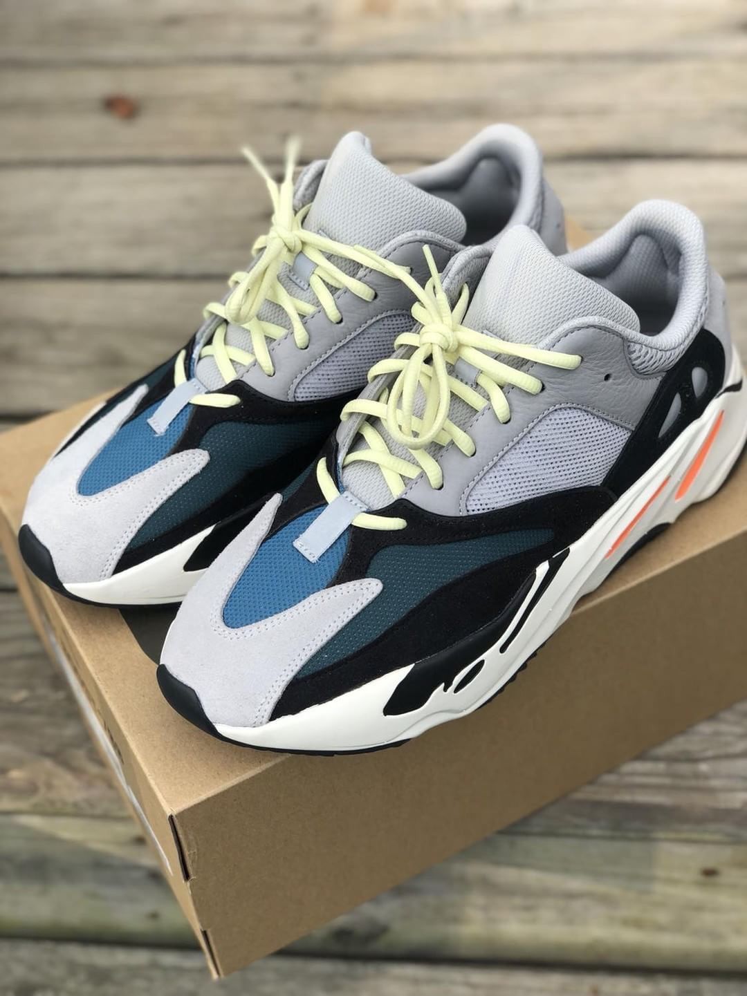 Sz. 12 Yeezy 700 Waverunner (VNDS)