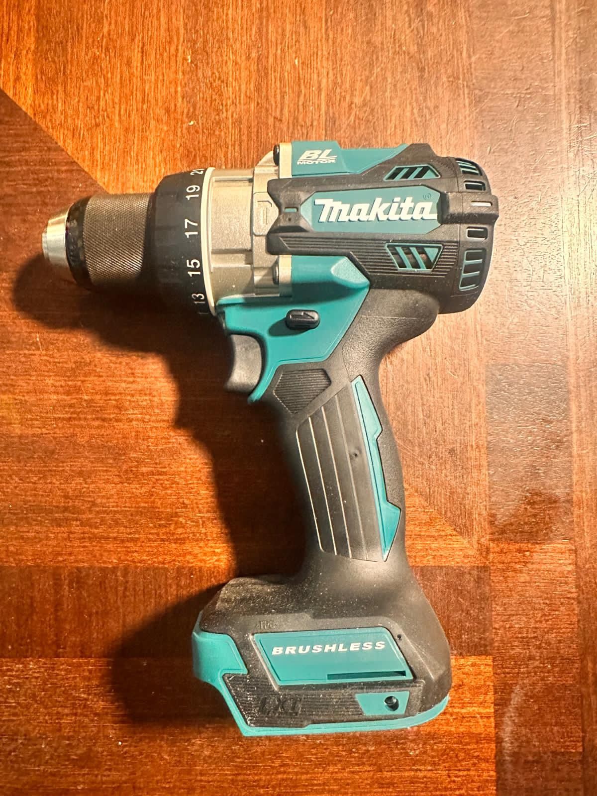 Makita Dtil Whit Hamer Dril