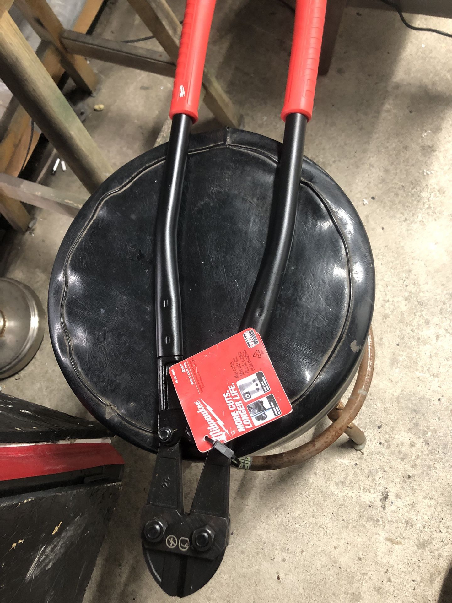 MILWAUKEE BOLT CUTTERS