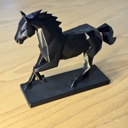 ✨ Geometric Horse Figurine 🖤