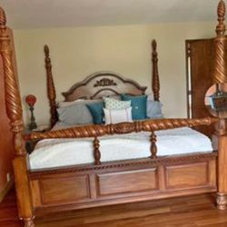 Beautiful bedroom set! 4 pieces *real marble, wrought-iron and wood**

