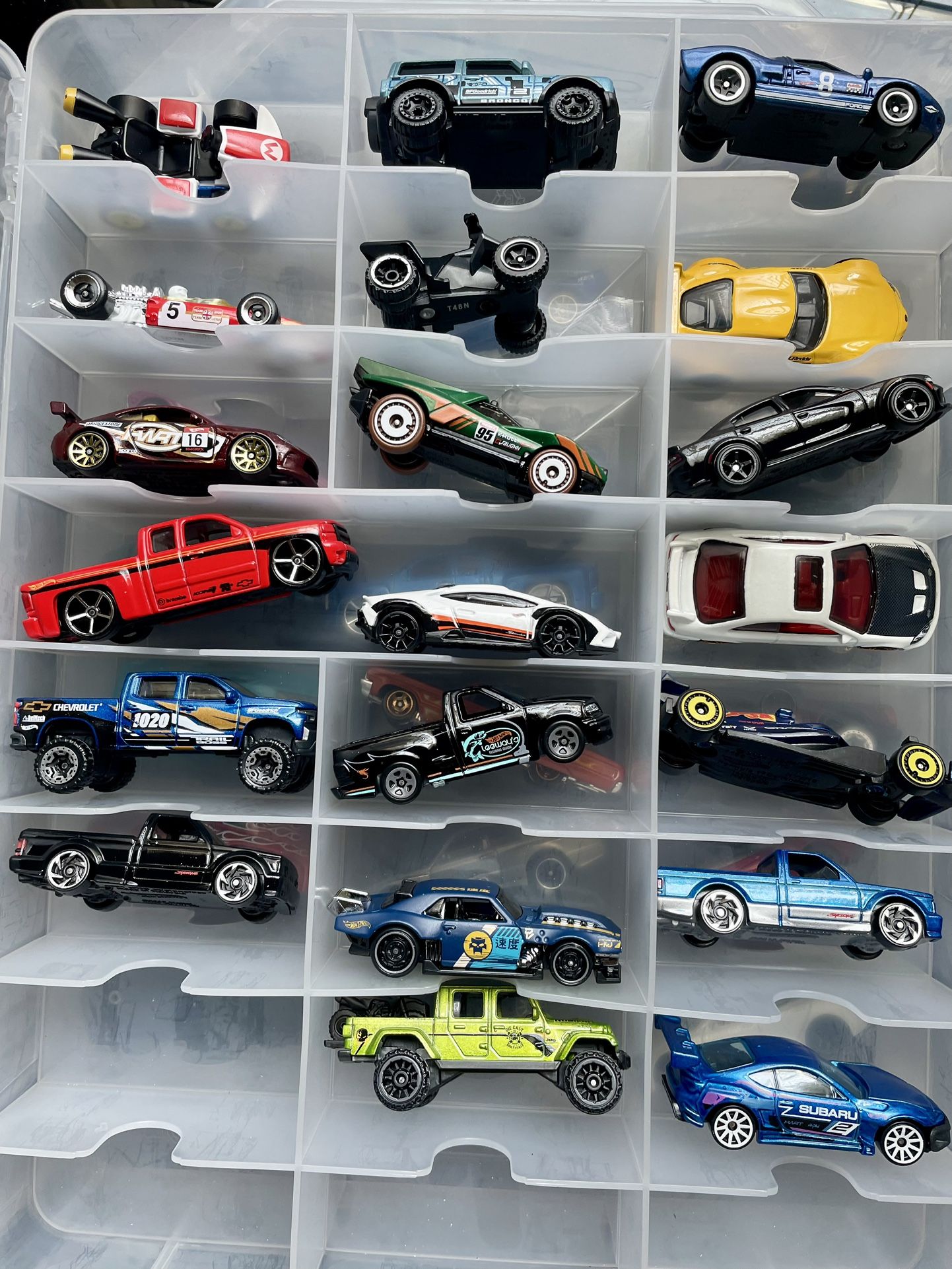 Hot Wheels ( Loose ) - Best offer takes all!
