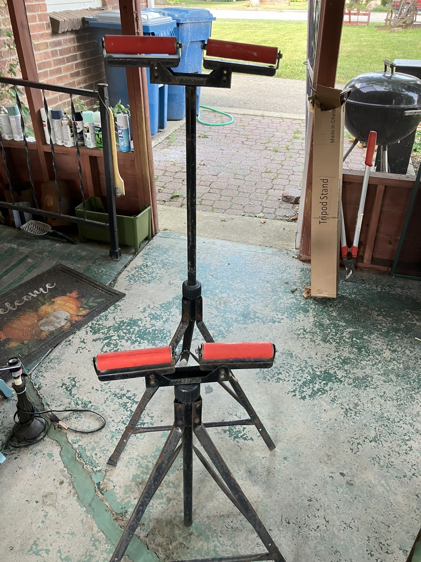 SPEEDWAY SERIES ADJUSTABLE ROLLER STAND