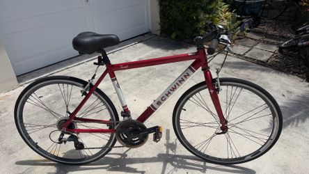 Schwinn Tourist  bike hybrid bicycle 700c 21 speed fast and light