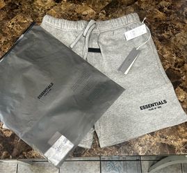 Dark oatmeal essential shorts