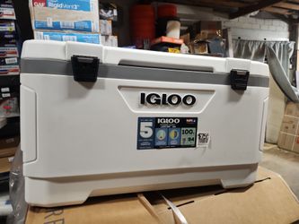 IGLOO
Latitude 100 qt. Marine Ultra Cooler-White