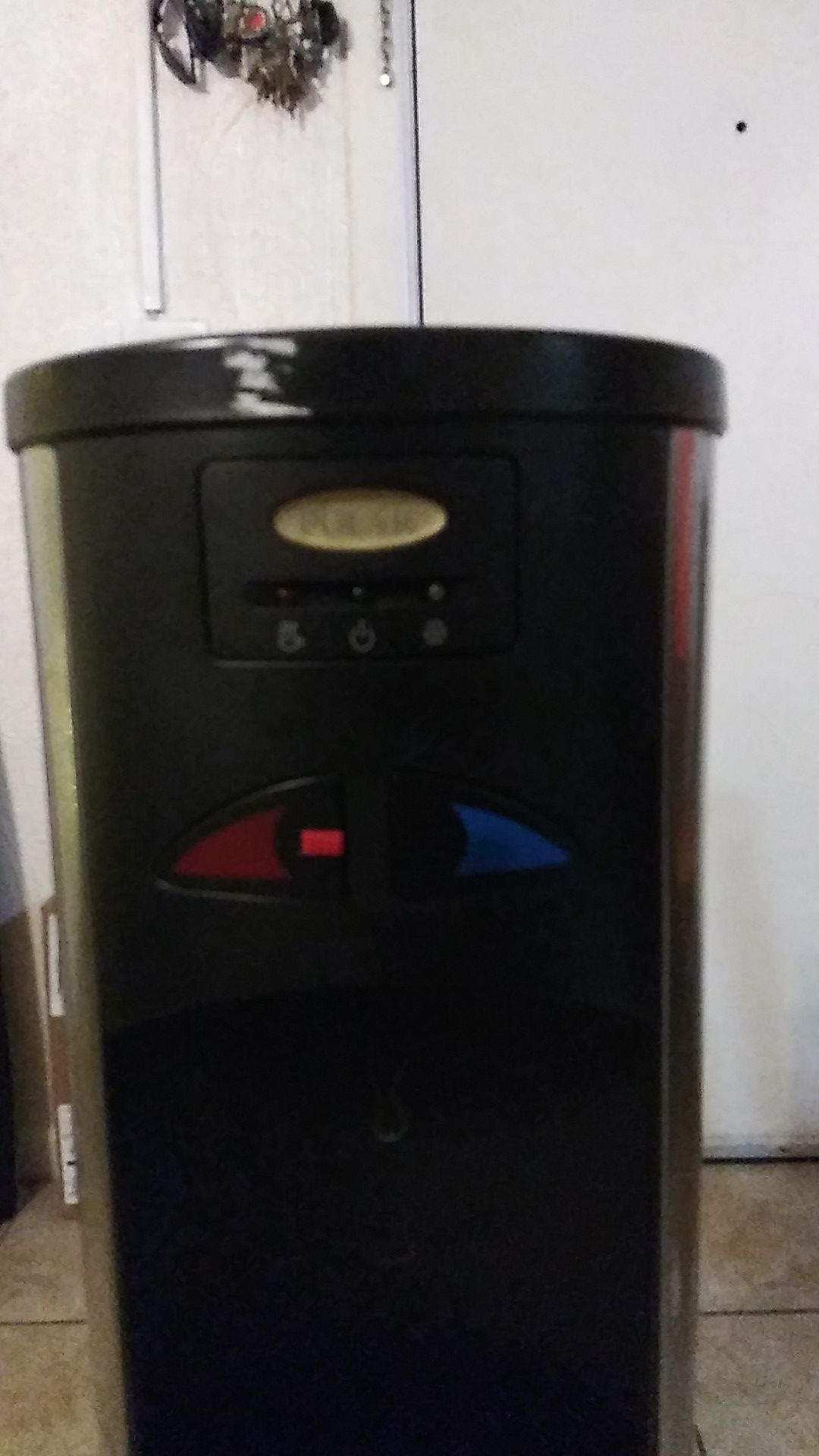 POLAR Water dispenser / POLAR dispensador de agua for Sale in Phoenix