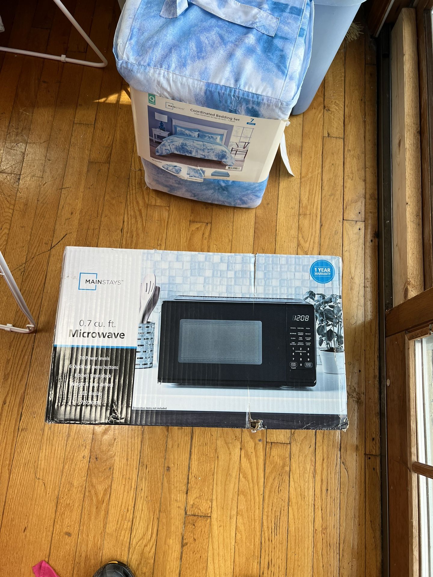 Microwave Oven (Factory Sealed)