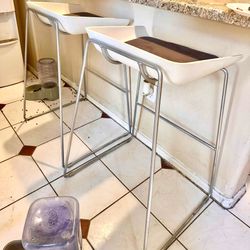 Heavy Duty Bar Stools Heavy And High Quality 25.00!!! 
