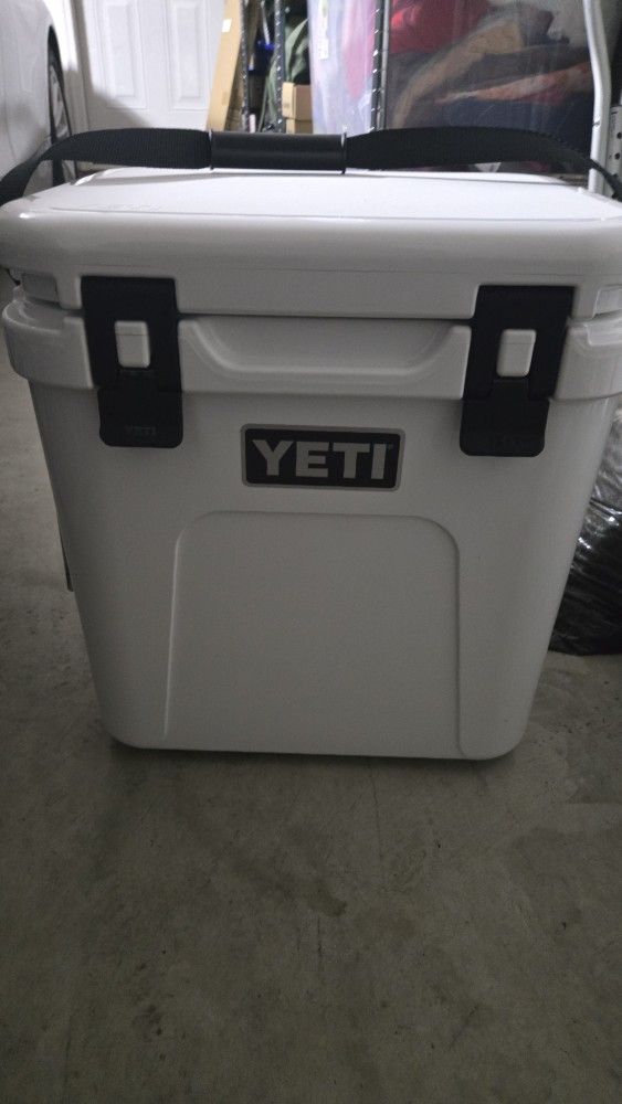 Yeti "Roadie" Cooler