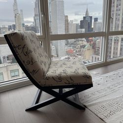 Modern Accent Lounge Chairs – Set of 2 – Excellent Condition