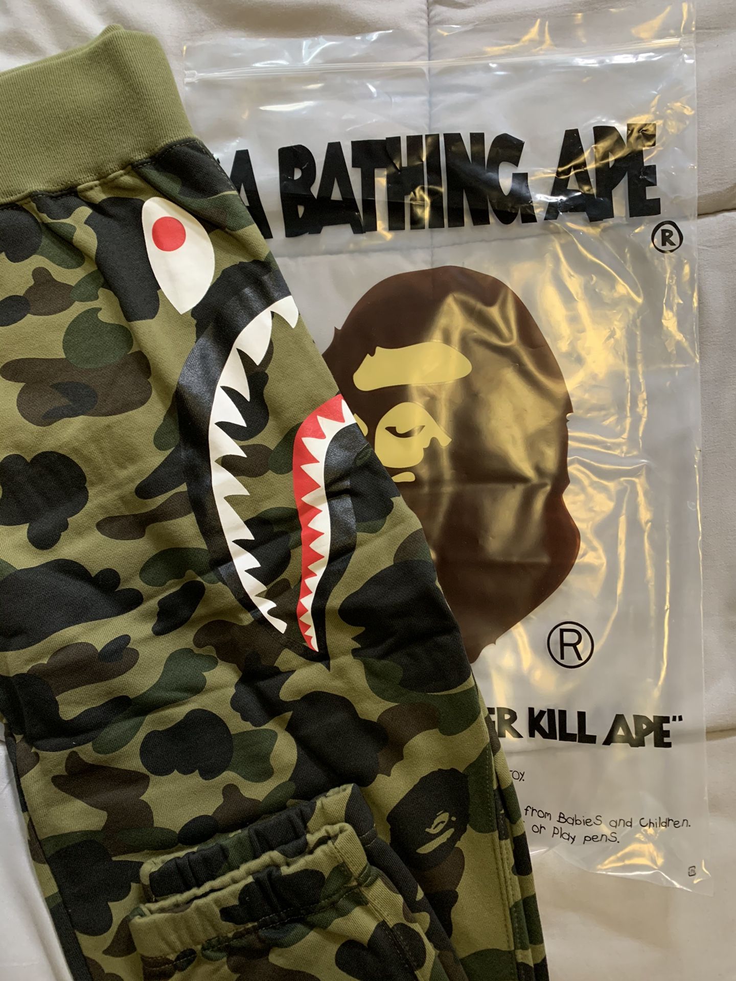 BAPE green camo joggers/sweatpants (L)