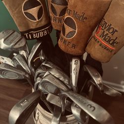 Set of golf clubs and bag 