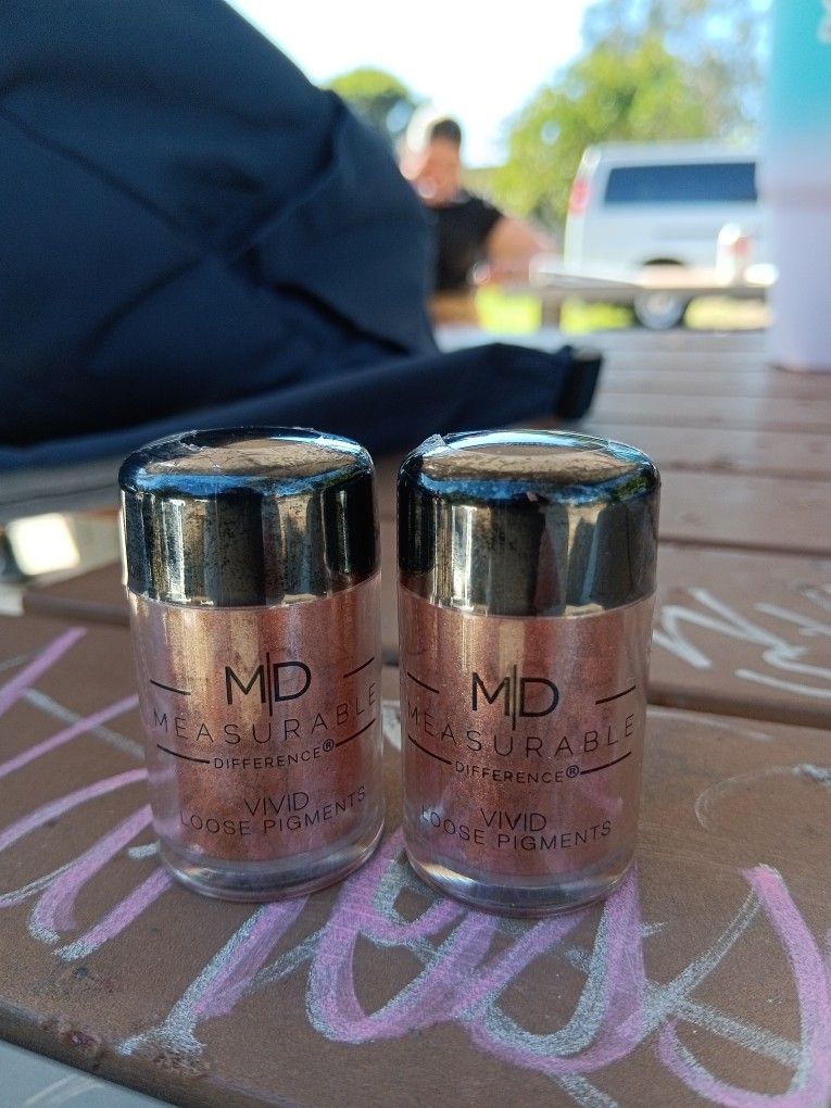 Beautiful Metallic Eyeshadow 