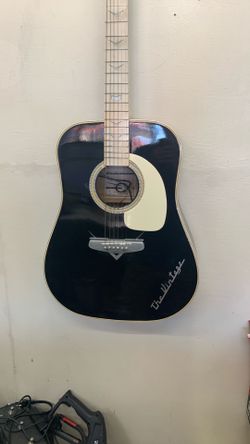 Electric acoustic guitar