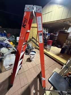 Keller KPro Fiberglass Step Ladder