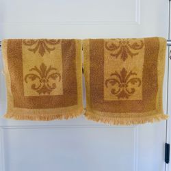 Set of 2 Vintage Fieldcrest imperial collection hand towels Fleur de lis  Honey gold  17” x 11”