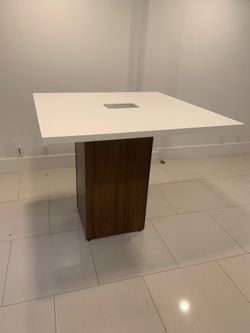 Conference / lunch Tabke 48”x48”x42” H white top walnut base