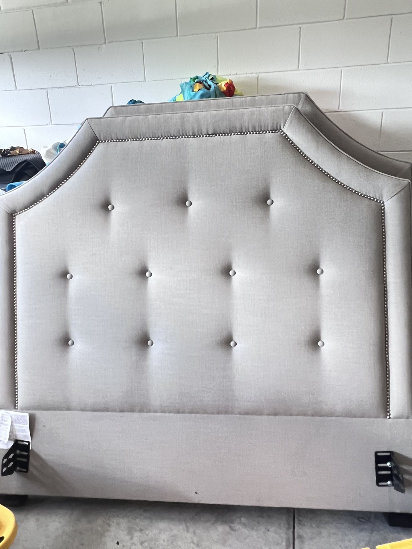 4 Identical Full Size Headboards With Metal Bed Frames