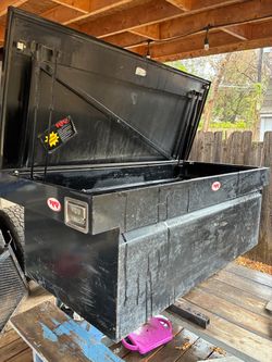 Truck toolbox