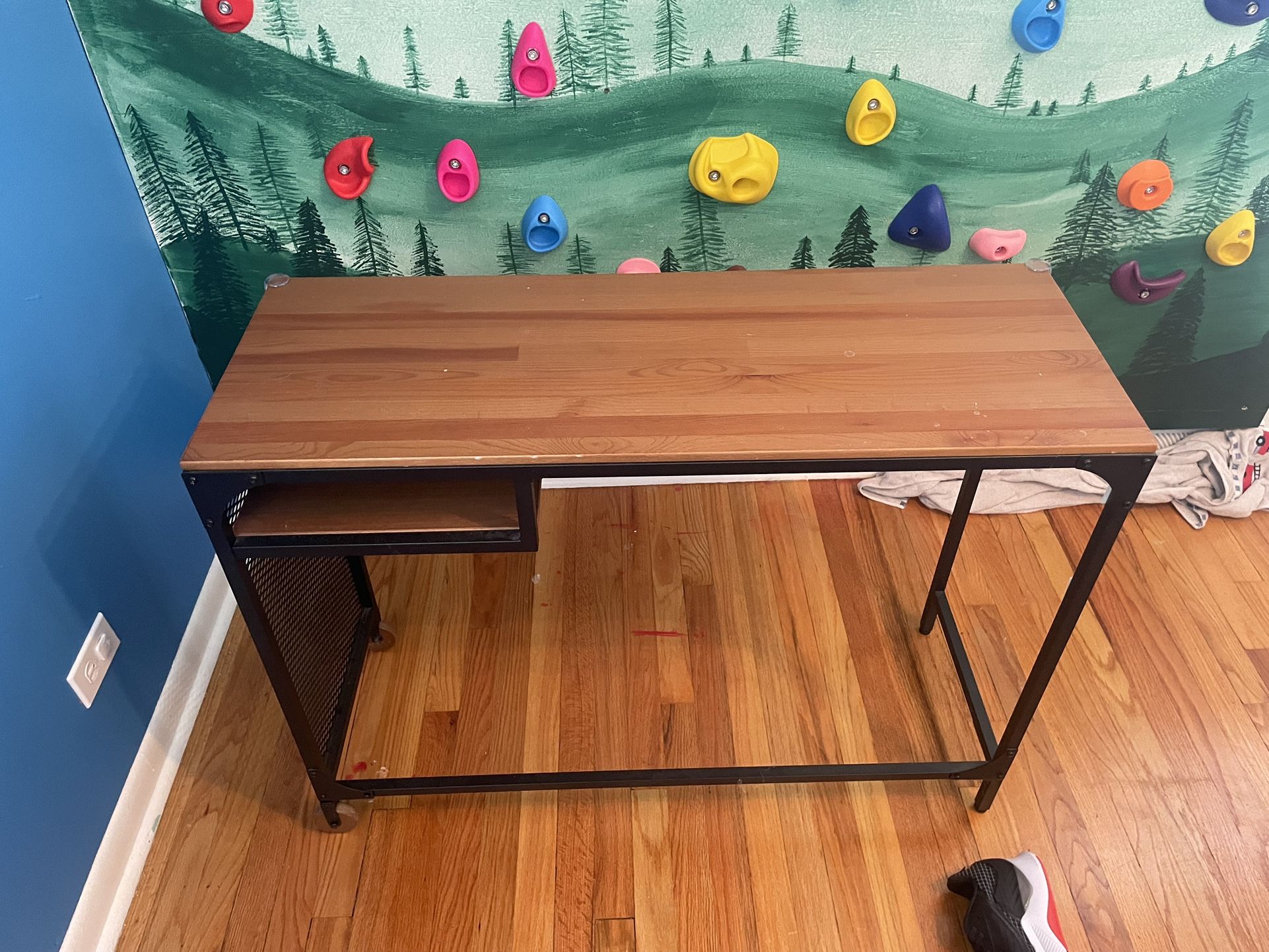Small Desk. 