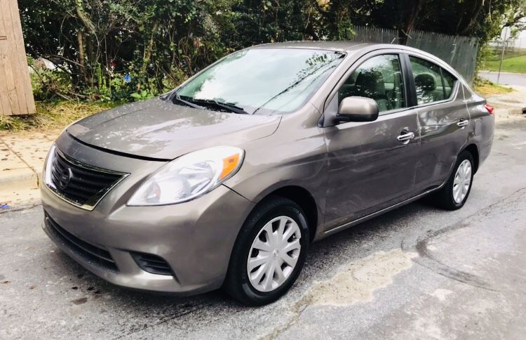 Only $2400 for a *2012* Nissan Versa ! Drives but Needs Work ! Priced cheap