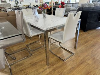 Dining Tables 