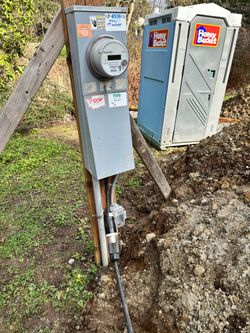 Temporary power pole - construction