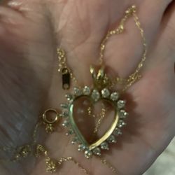 Gorgeous 20 Diamond Heart ♥️ Set In Solid Gold With Solid Gold Chain!  