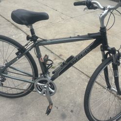 Trek 7200  Hybrid  17 Inches