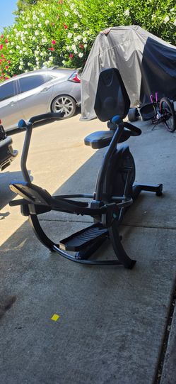 Teeter FreeStep Recumbent Cross Trainer
