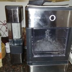 Ice Maker Crushed Ice for Sale in Modesto, CA - OfferUp