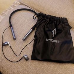 1More Bluetooth Ear Headphones