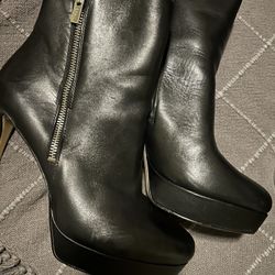 DKNY Real Leather Booths 