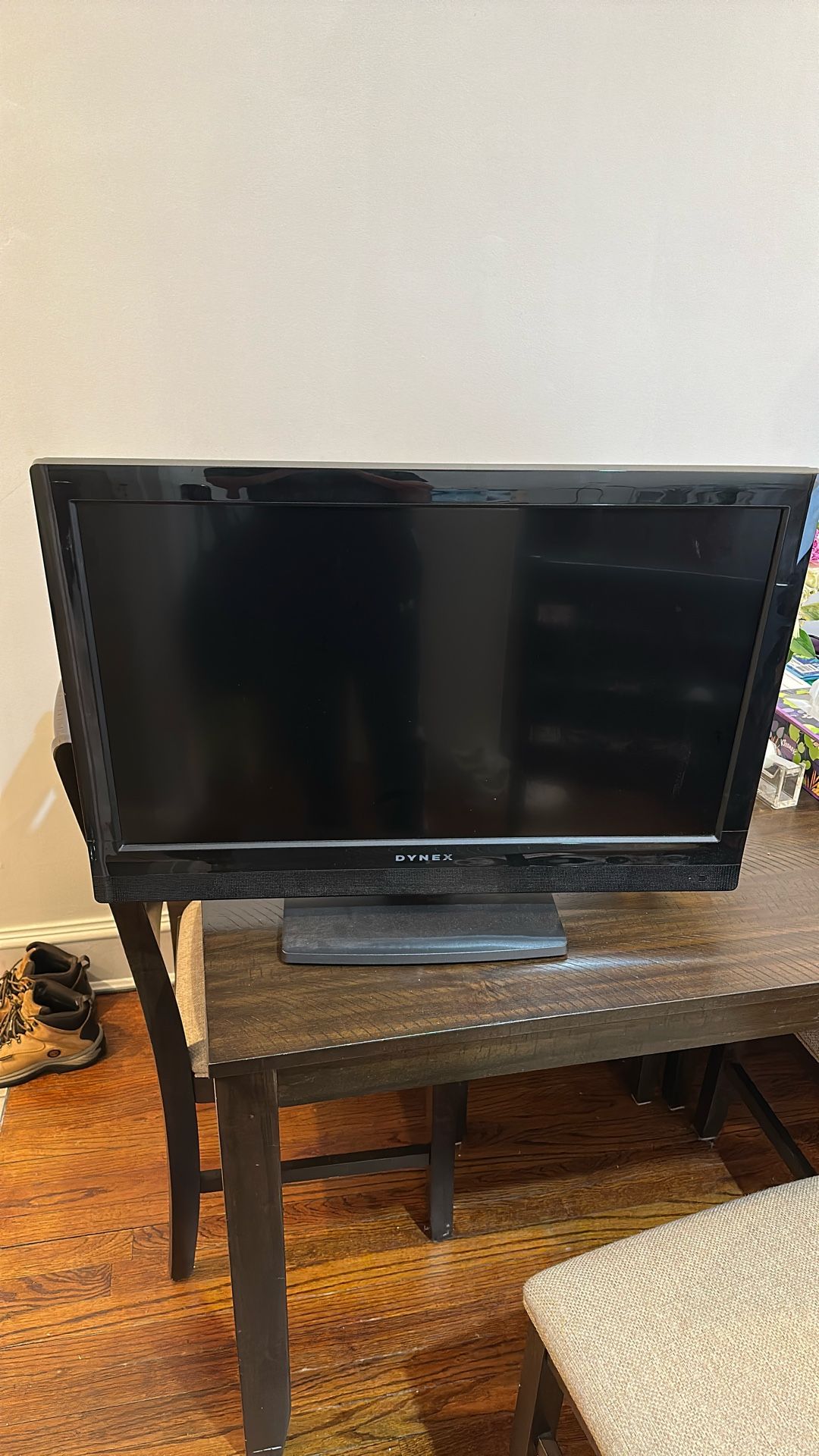 Dynex TV 32in 60hz