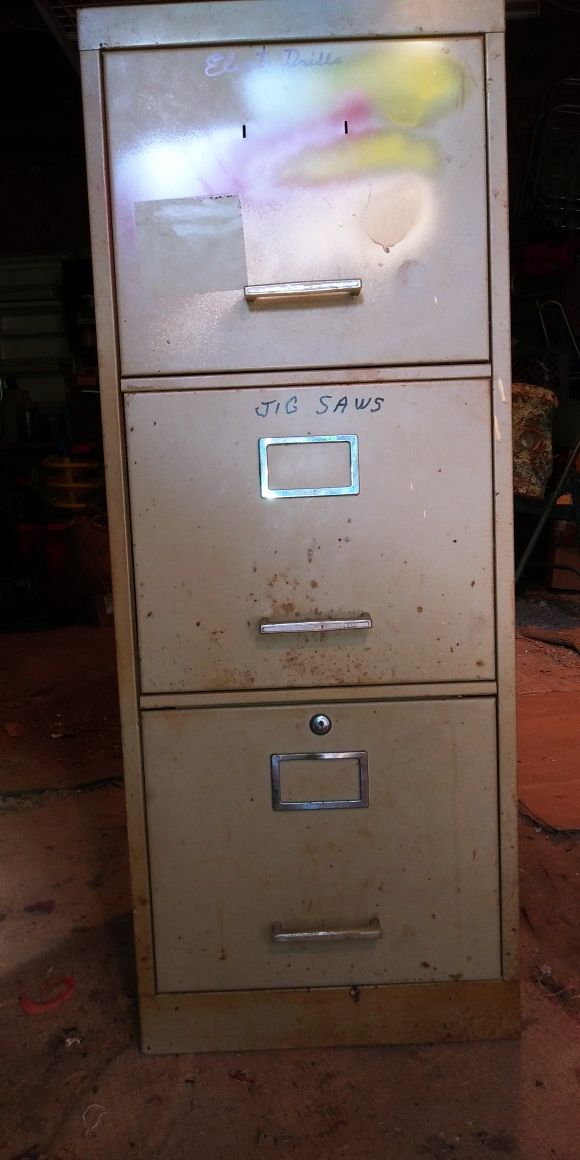 18 x 15 1/2. METAL FILING CABINET