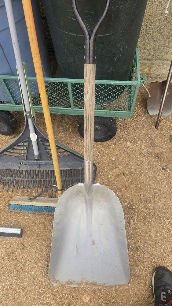 Tools MUST GO NEED CASH. OBO