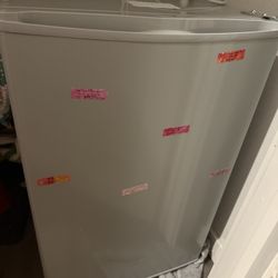 RCA 3.2 Cu Ft Mini Fridge