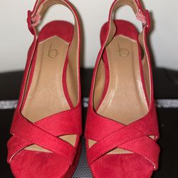 WOMAN RED BAKERS SHOES SIZE 7