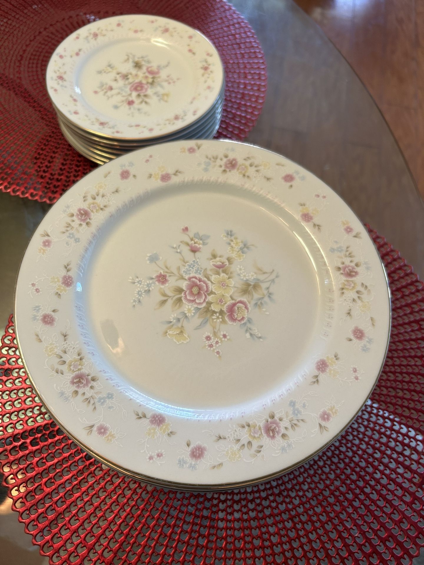 Home Styles fine china plates with floral pattern