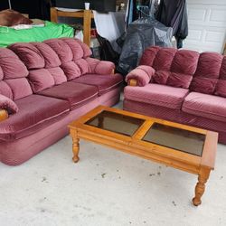 Sofa Set With Free Coffee Table PENDING PICK UP SUNDAY 