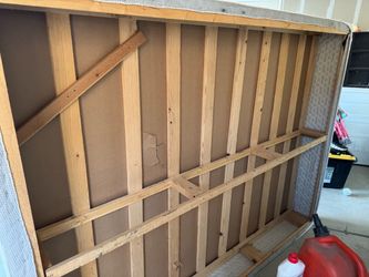 Free Queen bed spring box