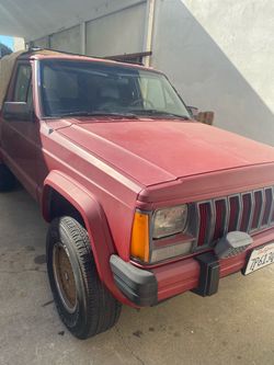 Jeep Cherokee SUV – Red-read description
