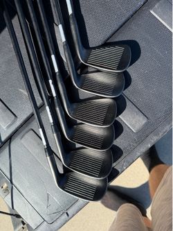 Lefty golf clubs