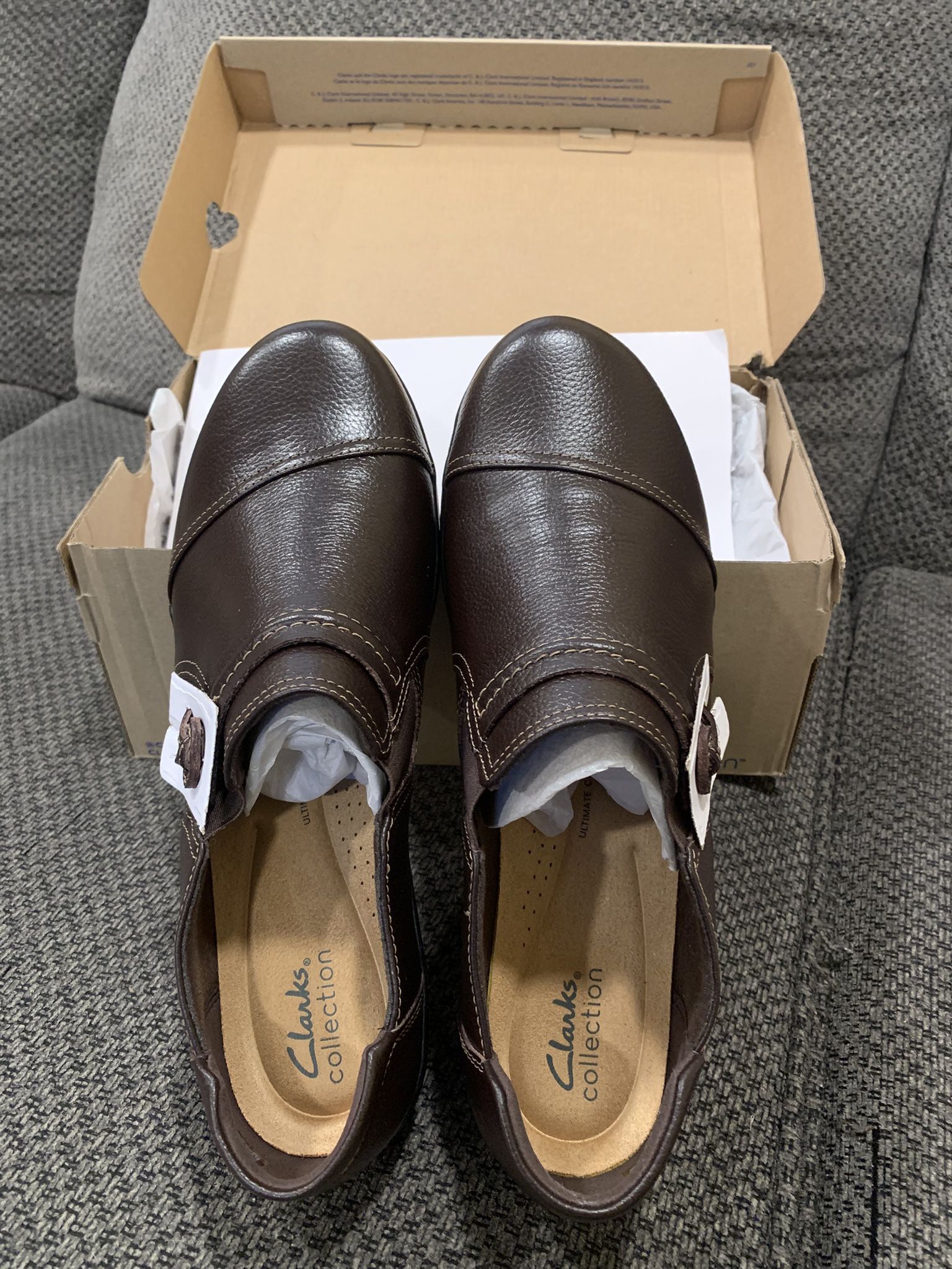 **Never Worn**Clarks Women’s Leather Slip-On Shoes