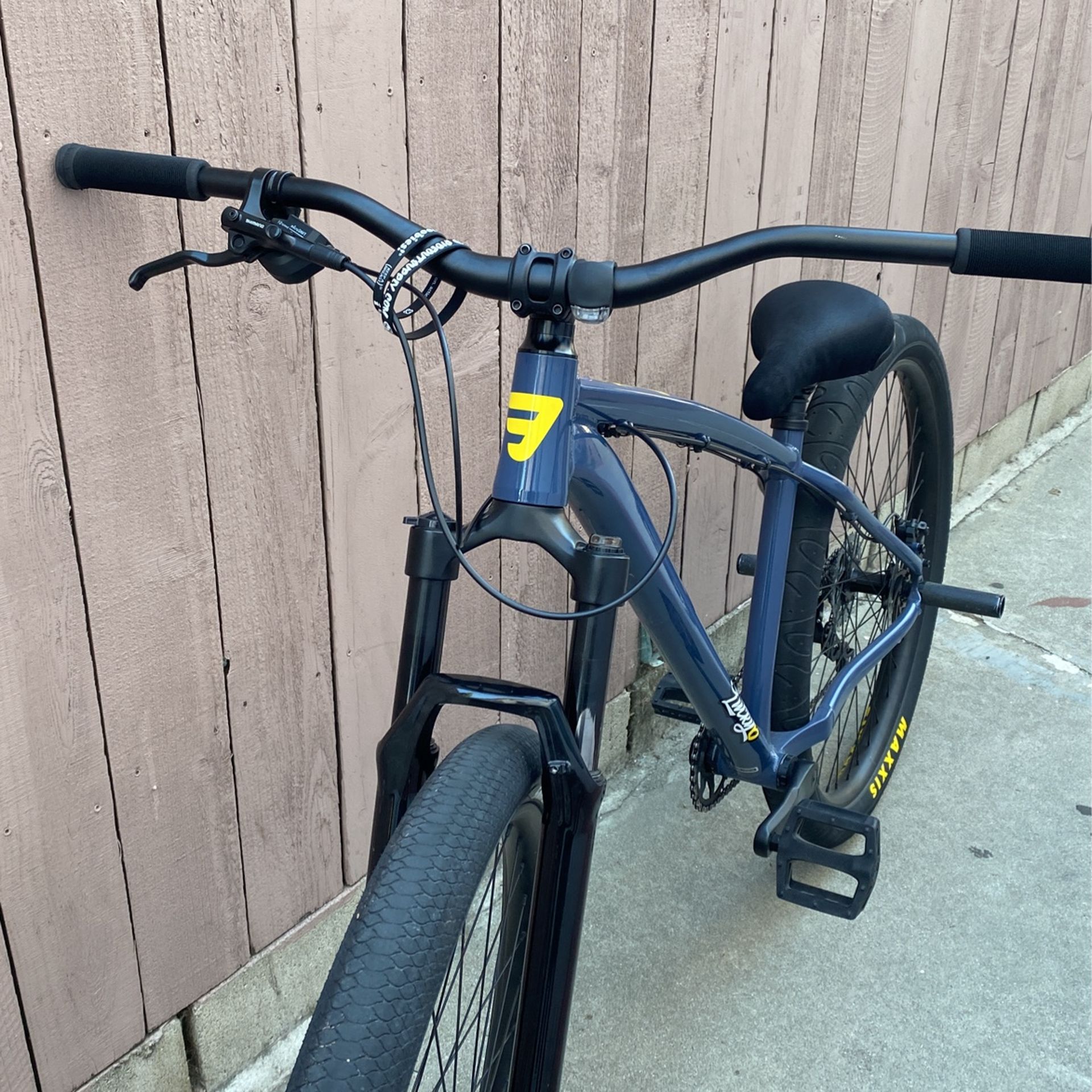 $550 THIS WEEK ONLY !! Mafia Bikes Lucky 6 STB Grey Size Medium