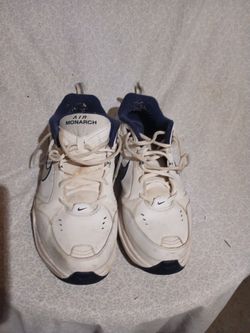 Nike Air Monarch 