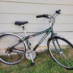 TREK  7200. BIKE